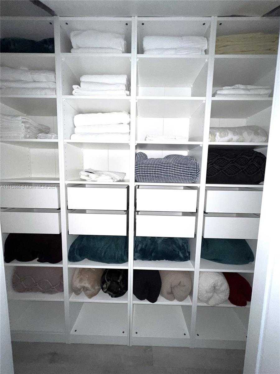 Small Image of 6101 AQUA AVE #303, Miami Beach Number 17