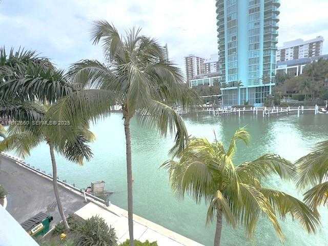 Small Image of 6101 AQUA AVE #303, Miami Beach Number 57