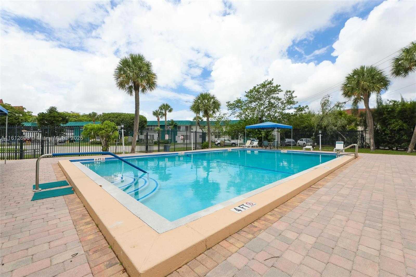 Small Image of 2271 NW 47th Terrace, Lauderhill, FL 33313, USA Number 23