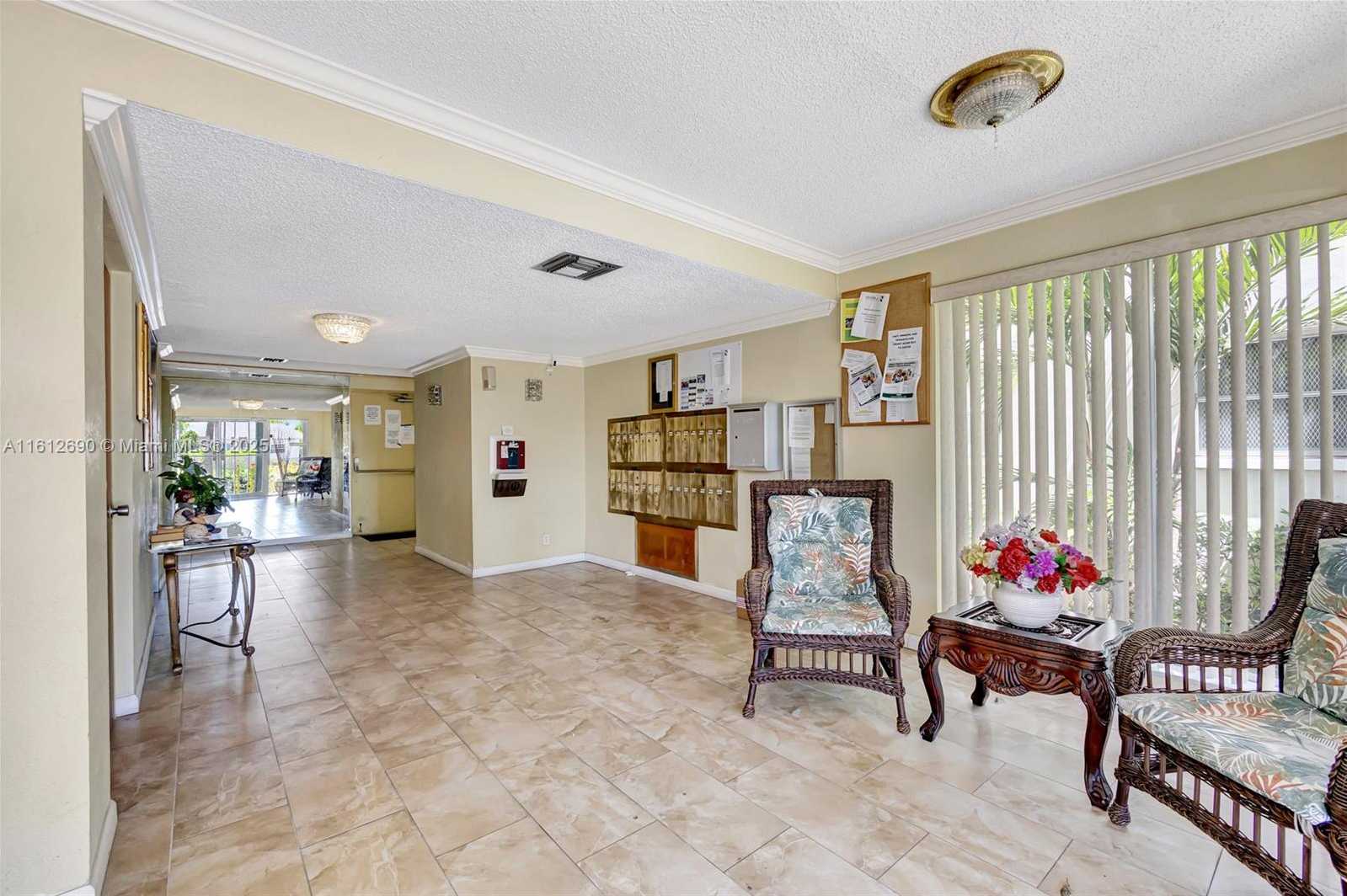 Small Image of 2271 NW 47th Terrace, Lauderhill, FL 33313, USA Number 4