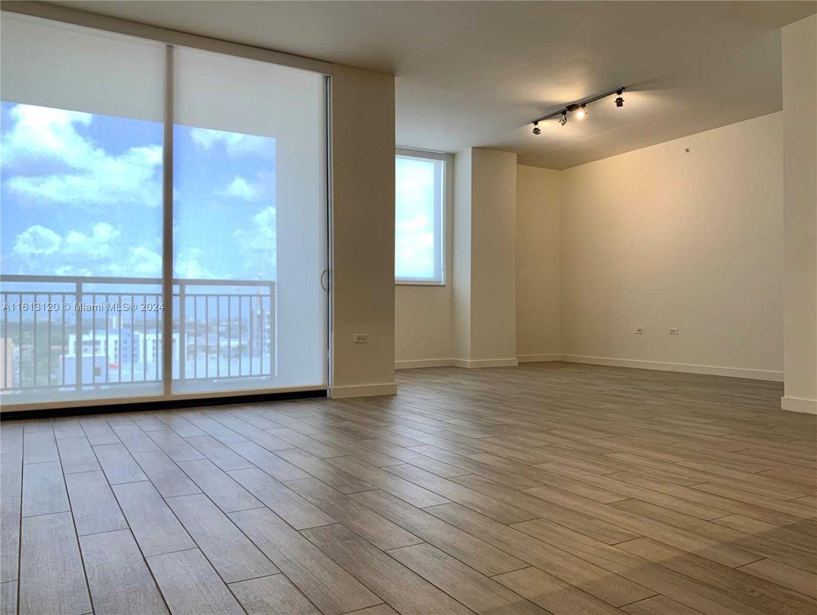 Small Image of 999 SOUTH WEST 1ST AVE #3206, Miami Number 3