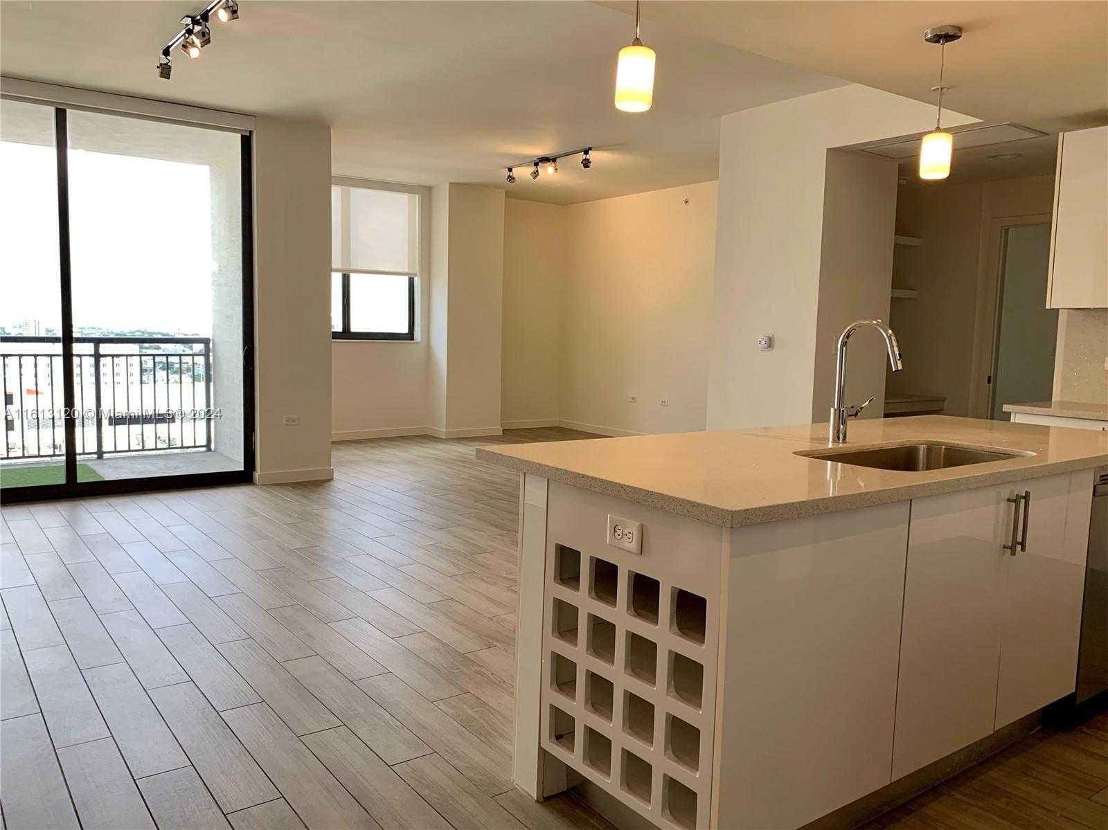 Small Image of 999 SOUTH WEST 1ST AVE #3206, Miami Number 5