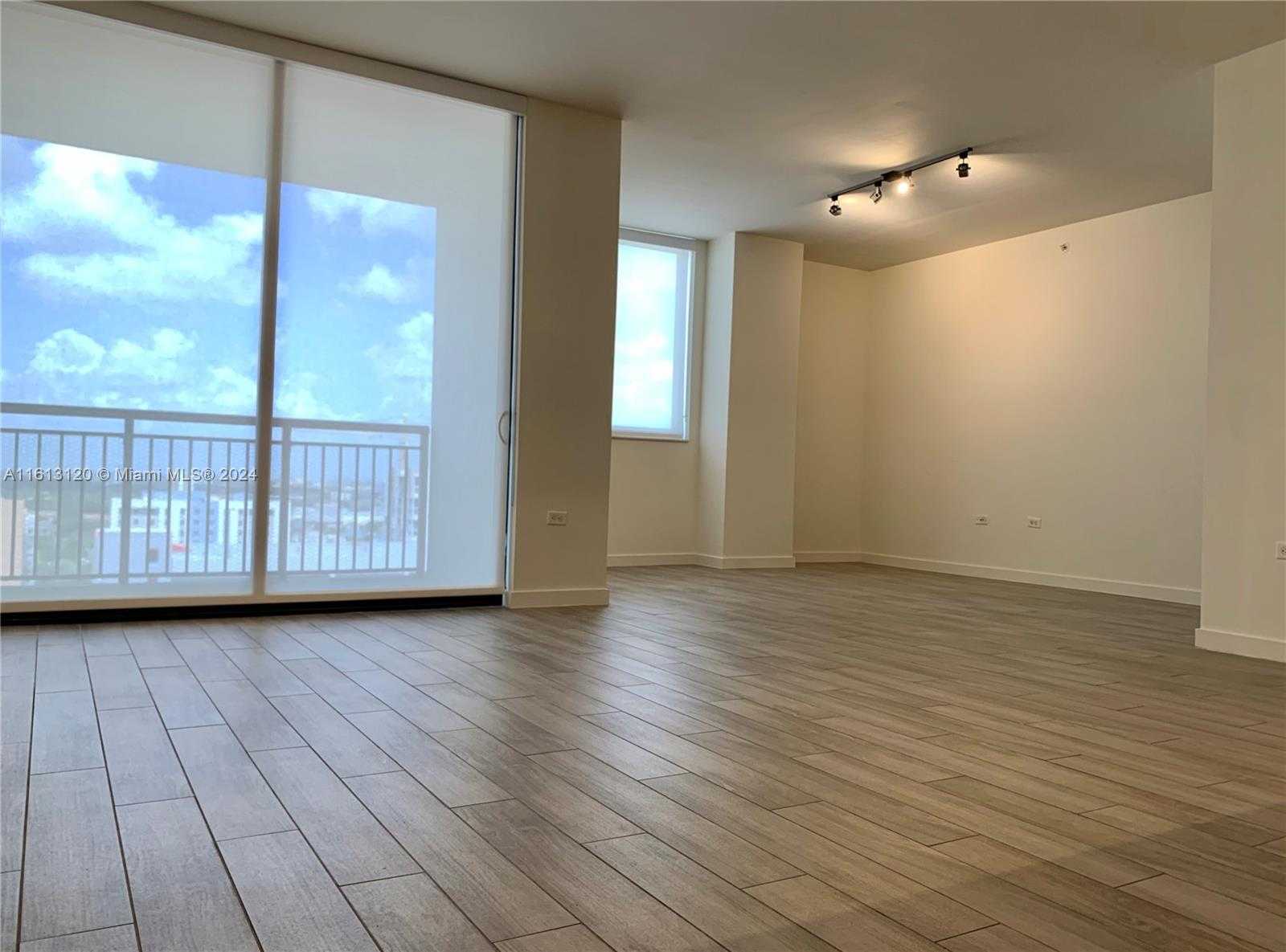 Small Image of 999 SOUTH WEST 1ST AVE #3206, Miami Number 7