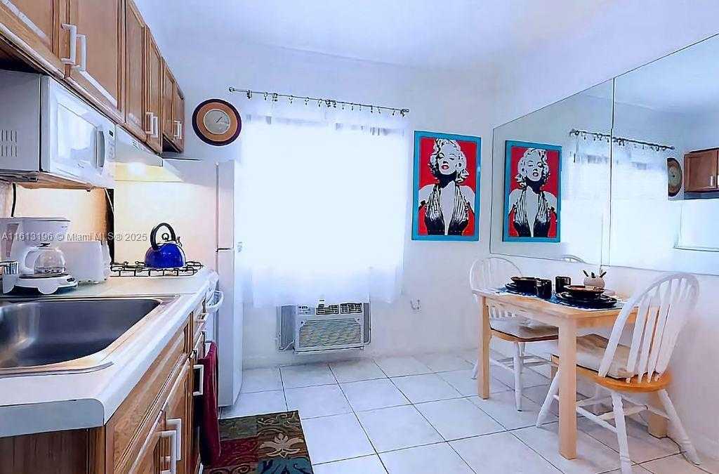 Small Image of 335 OCEAN DR #311, Miami Beach Number 12