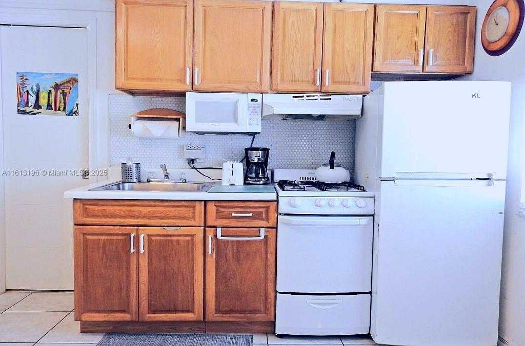 Small Image of 335 OCEAN DR #311, Miami Beach Number 13