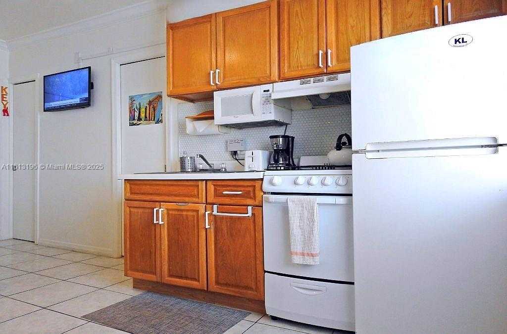 Small Image of 335 OCEAN DR #311, Miami Beach Number 14