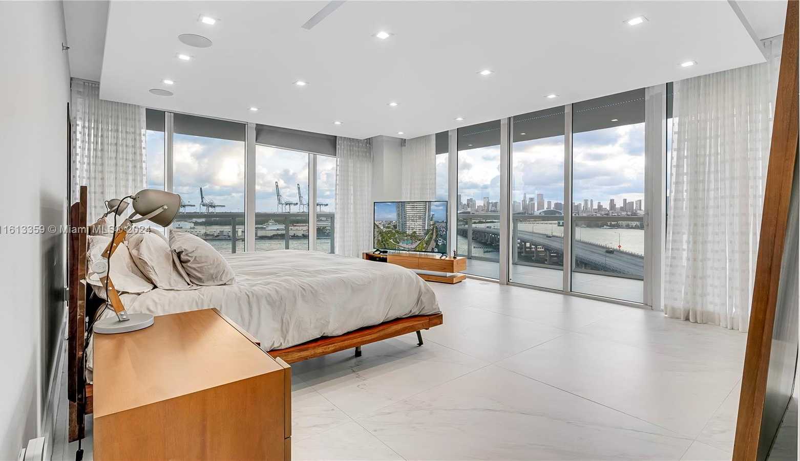 Small Image of 450 ALTON RD #901-902, Miami Beach Number 14