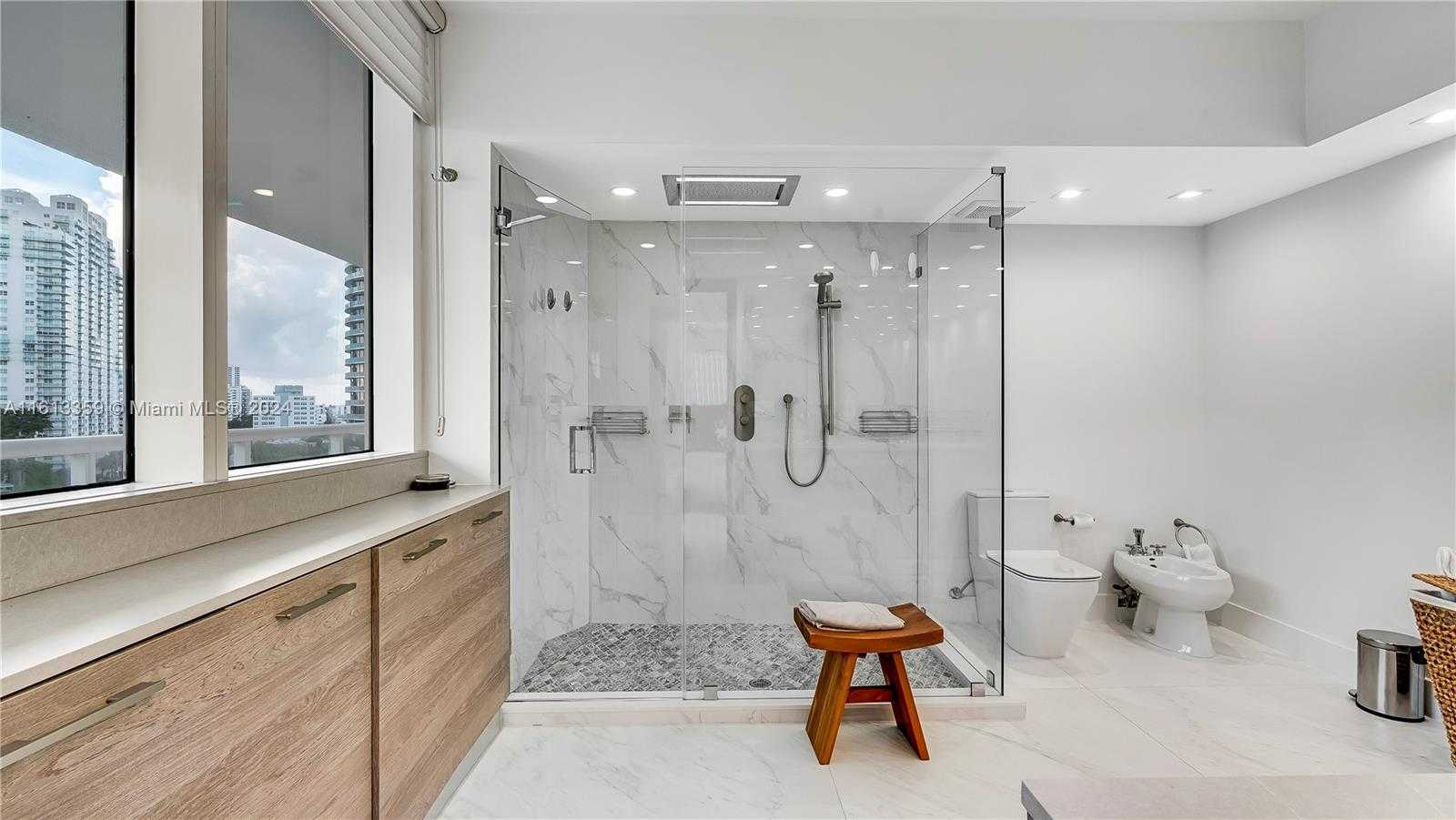 Small Image of 450 ALTON RD #901-902, Miami Beach Number 15
