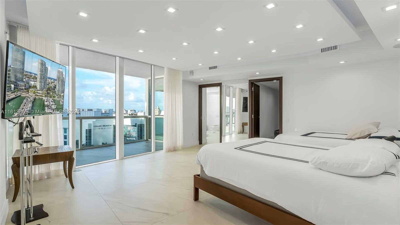 Small Image of 450 ALTON RD #901-902, Miami Beach Number 18