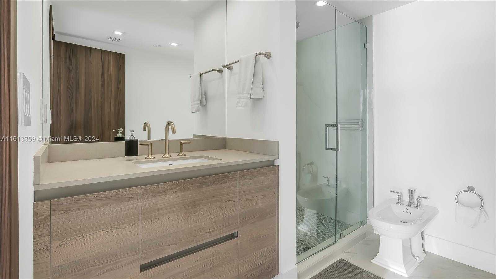 Small Image of 450 ALTON RD #901-902, Miami Beach Number 26