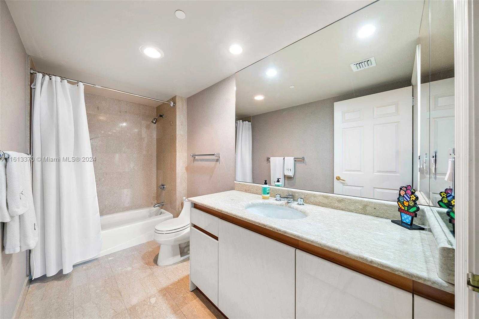 Small Image of 1643 BRICKELL AVE #704, Miami Number 31