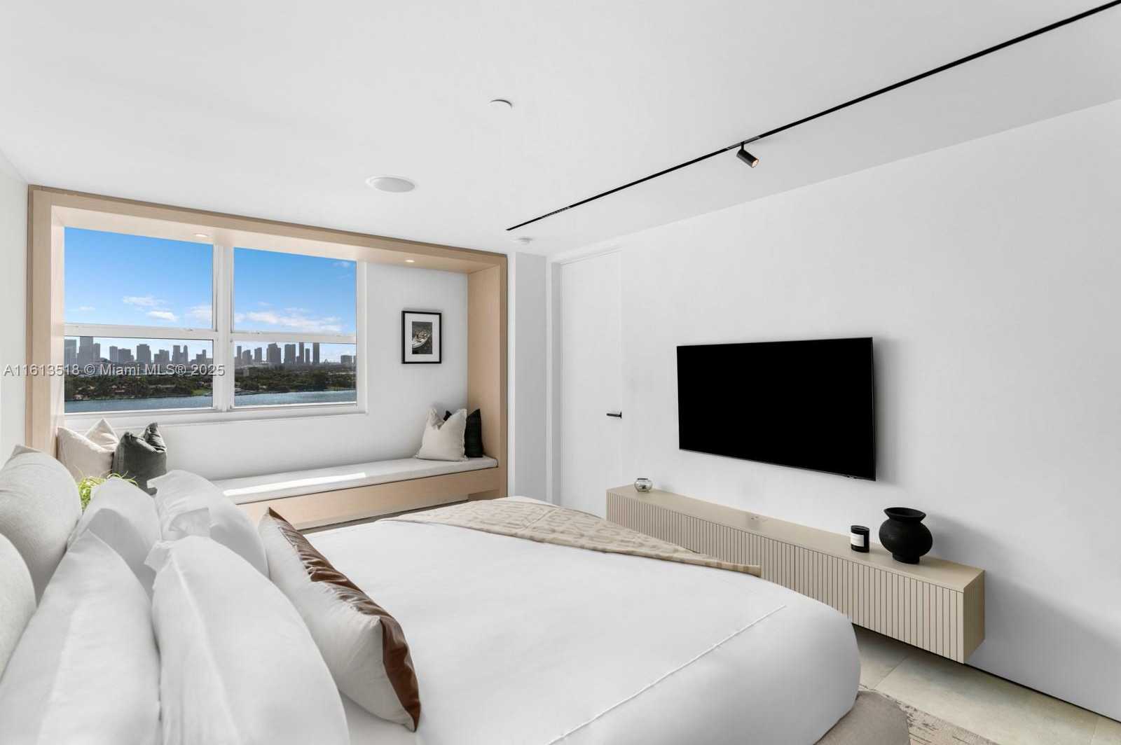 Small Image of 650 West Ave, Miami Beach, FL 33139, USA Number 18