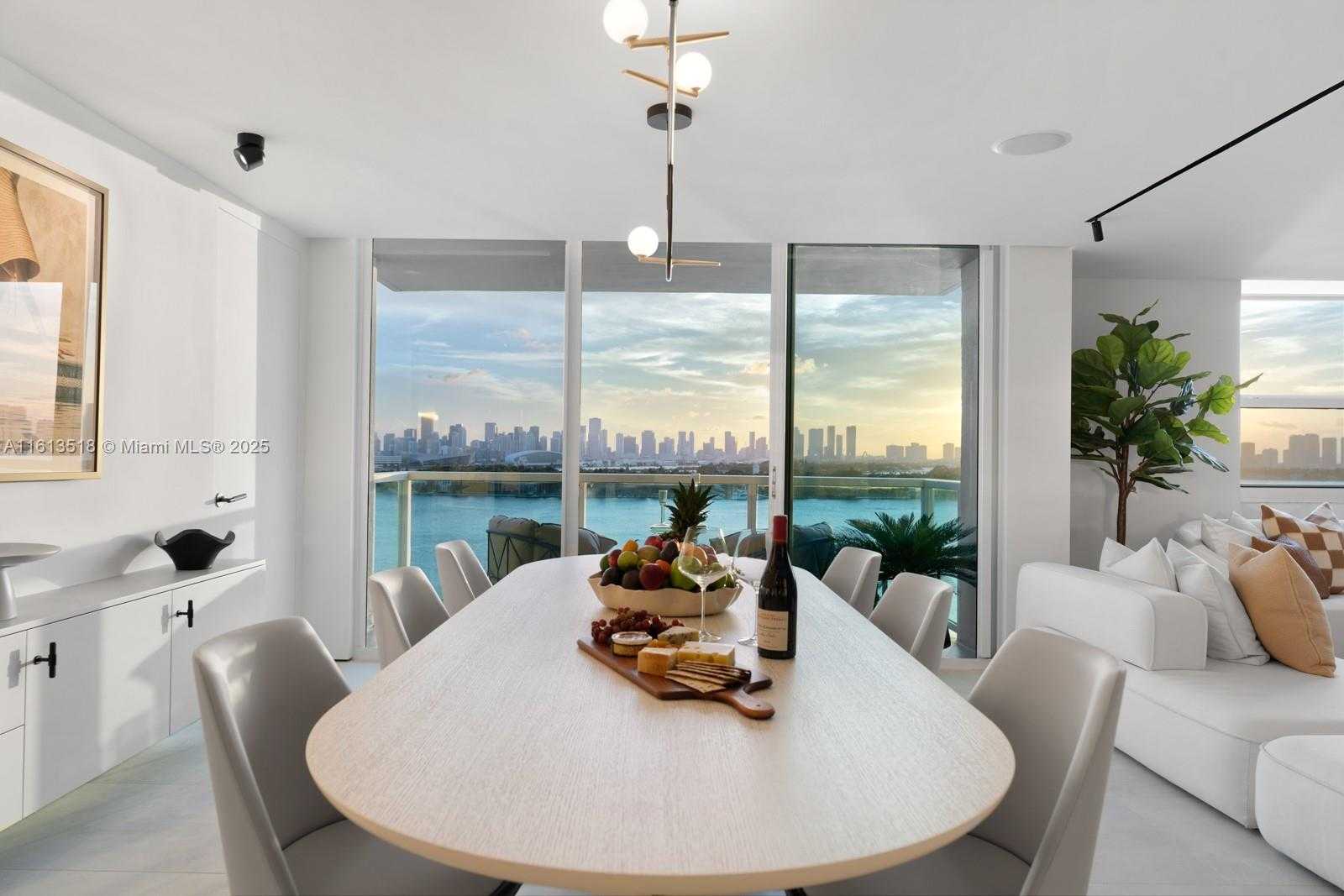 Small Image of 650 West Ave, Miami Beach, FL 33139, USA Number 25
