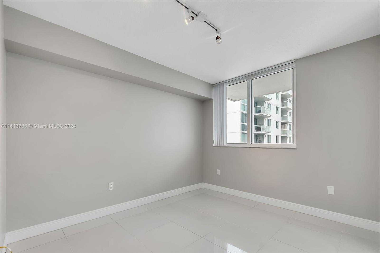 Small Image of 1871 NORTH WEST S RIVER DR #1606, Miami Number 10