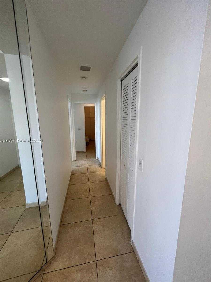 Small Image of 3505 #402, Hollywood Number 12