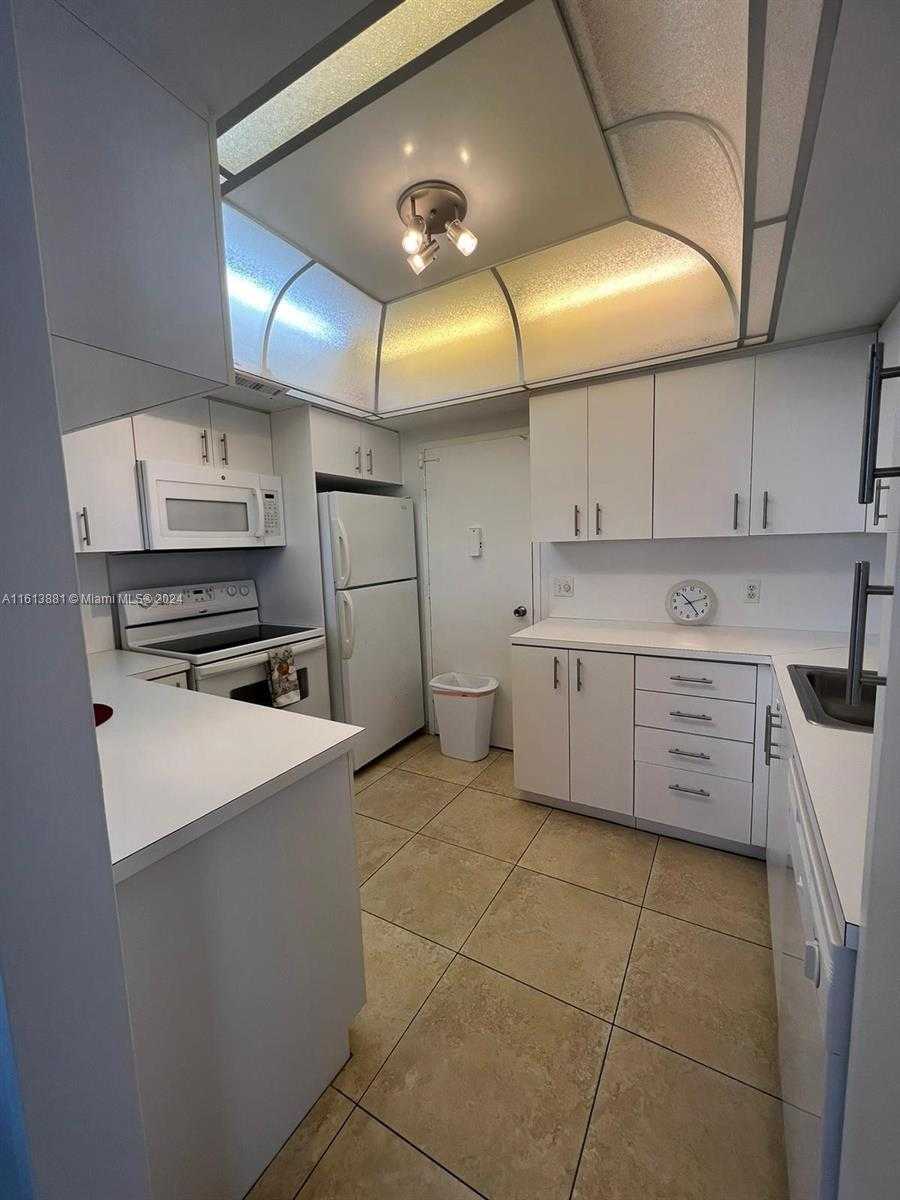 Small Image of 3505 #402, Hollywood Number 15