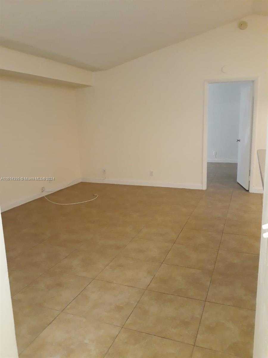 Small Image of 7630 WESTWOOD DR #324, Tamarac Number 10