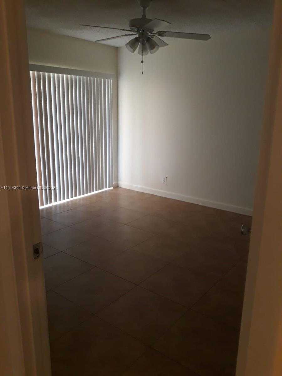 Small Image of 7630 WESTWOOD DR #324, Tamarac Number 2