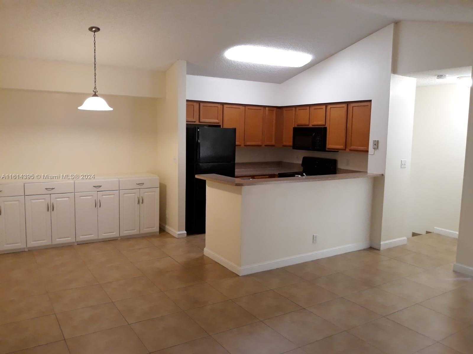 Small Image of 7630 WESTWOOD DR #324, Tamarac Number 6
