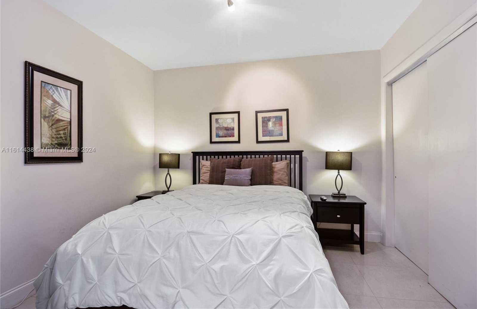 Small Image of 1830 SOUTH OCEAN DR #4409, Hallandale Beach Number 11