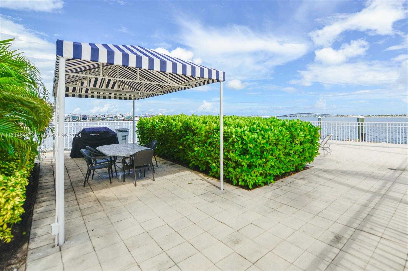 Small Image of 2101 BRICKELL AVE #2009, Miami Number 37