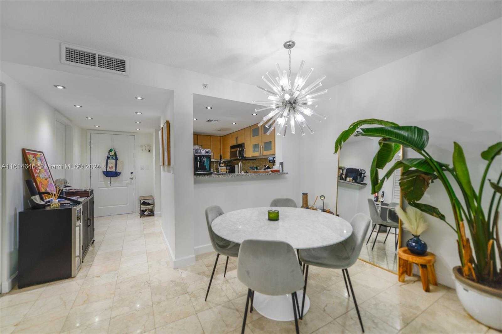 Small Image of 2101 BRICKELL AVE #2009, Miami Number 6