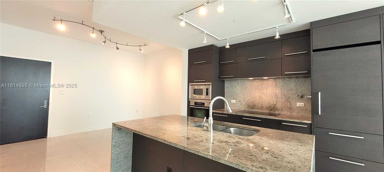 Small Image of 900 BISCAYNE BLVD #2503, Miami Number 3