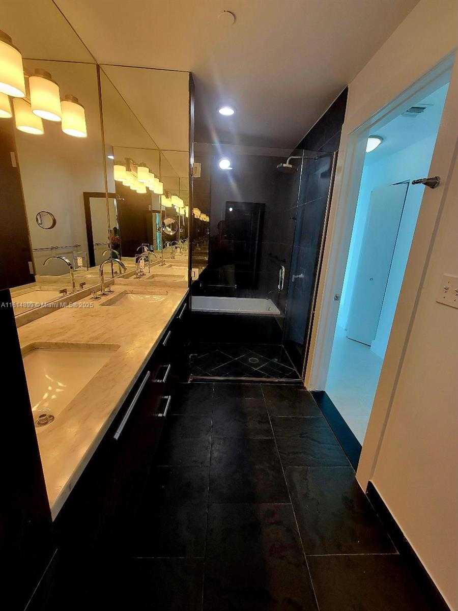 Small Image of 900 BISCAYNE BLVD #2503, Miami Number 31