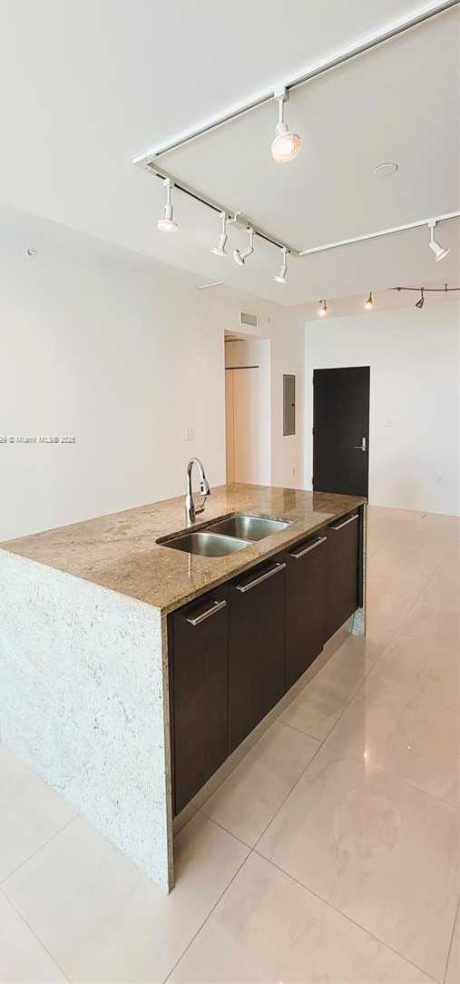 Small Image of 900 BISCAYNE BLVD #2503, Miami Number 43