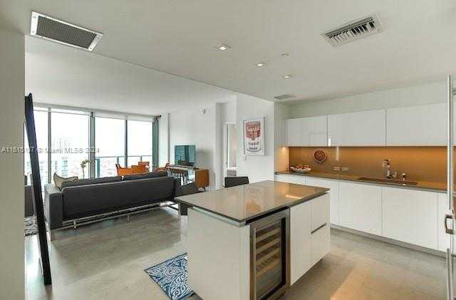 Small Image of 68 SOUTH EAST 6TH ST #3508, Miami Number 8