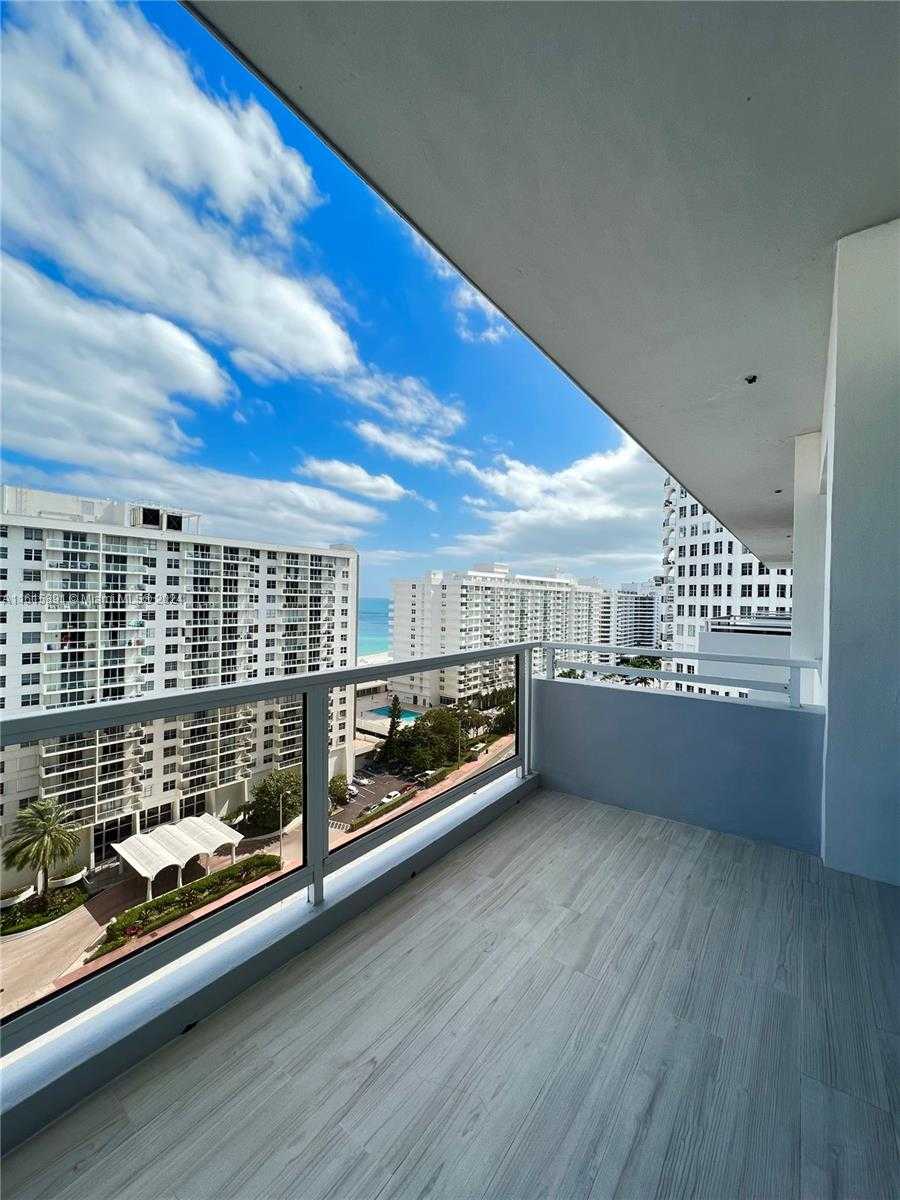Small Image of 5700 COLLINS AVE #16B, Miami Beach Number 2