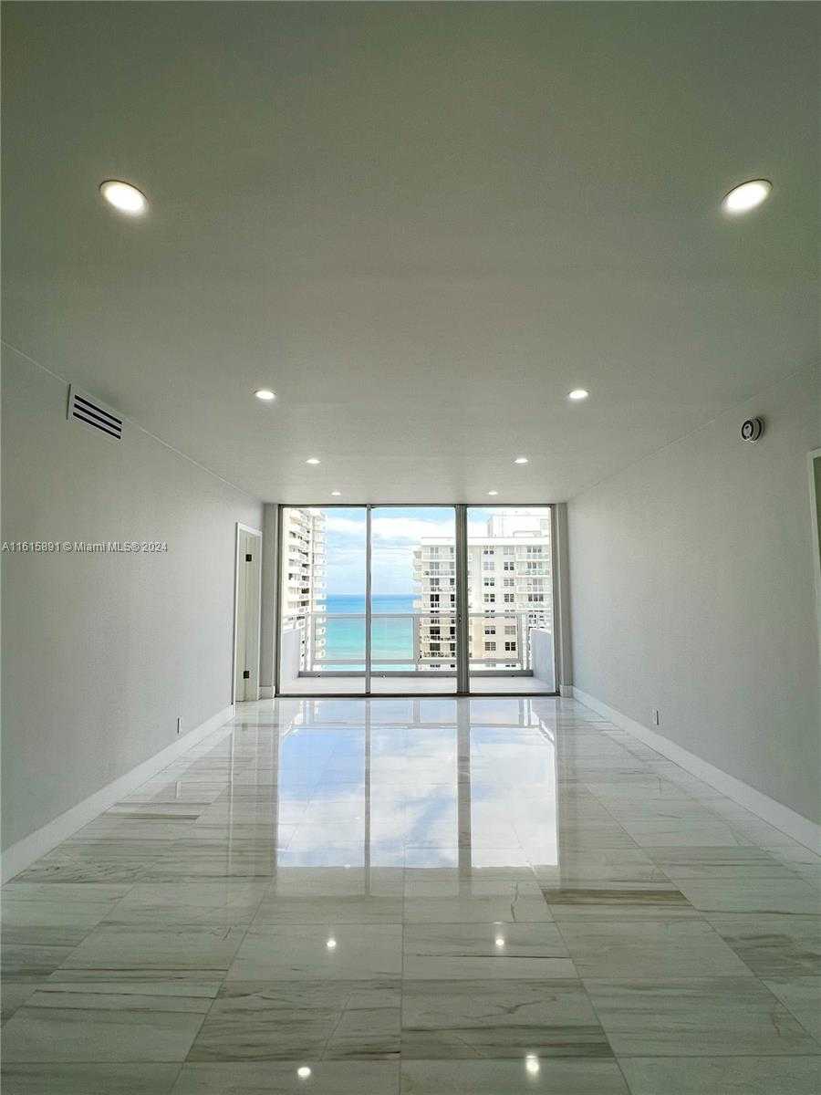 Small Image of 5700 COLLINS AVE #16B, Miami Beach Number 30