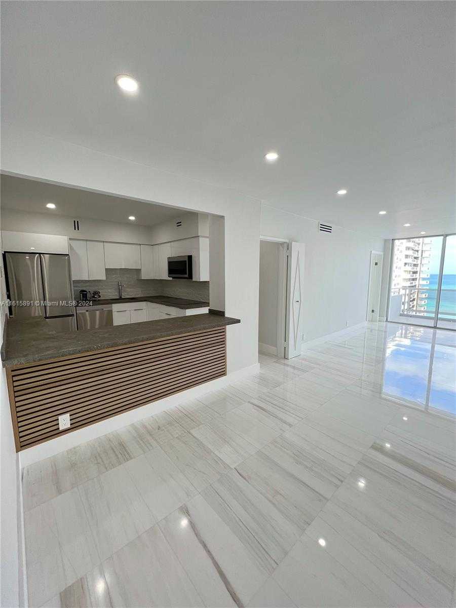 Small Image of 5700 COLLINS AVE #16B, Miami Beach Number 7