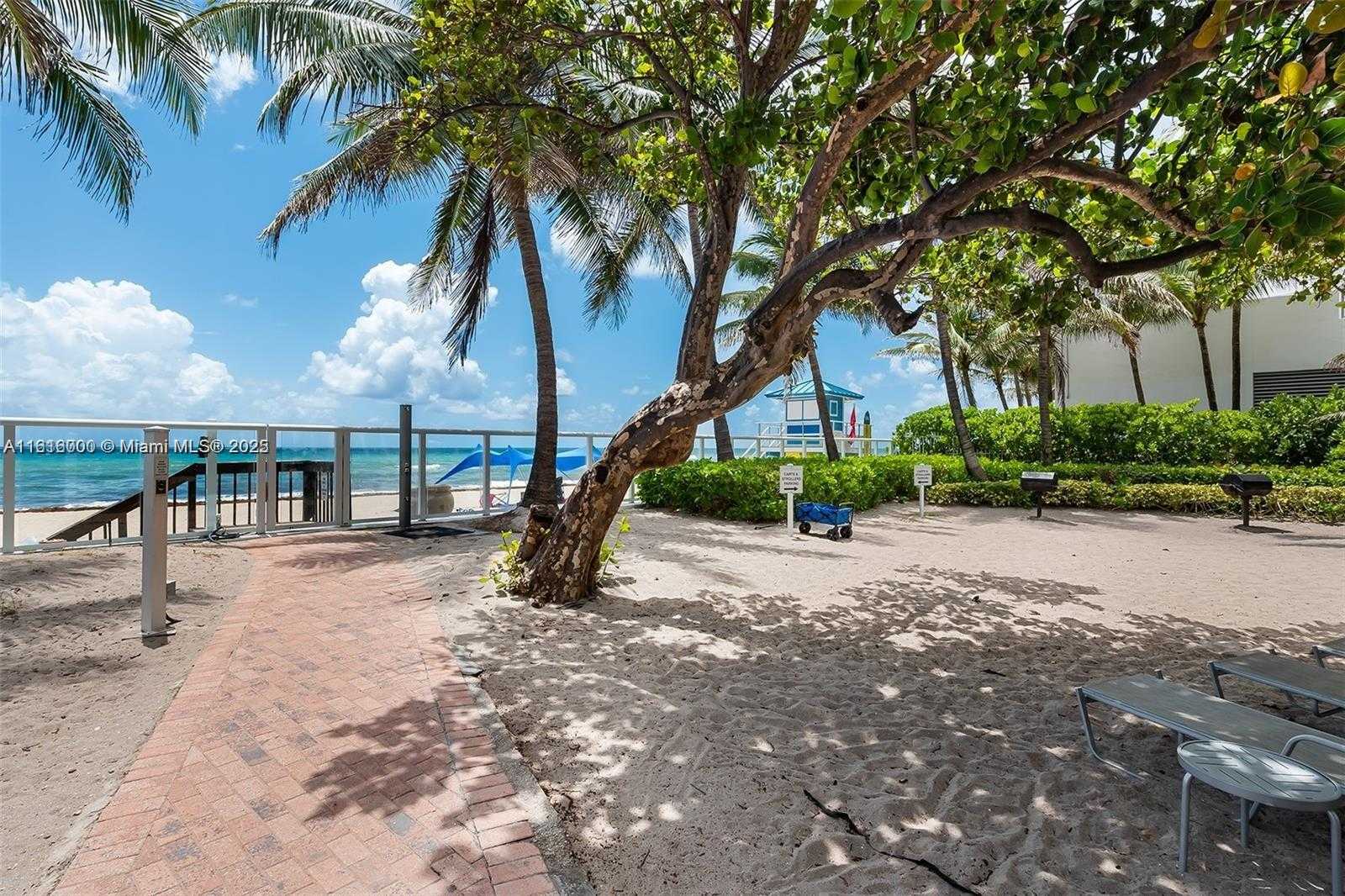 Small Image of 3000 SOUTH OCEAN DR #206, Hollywood Number 11