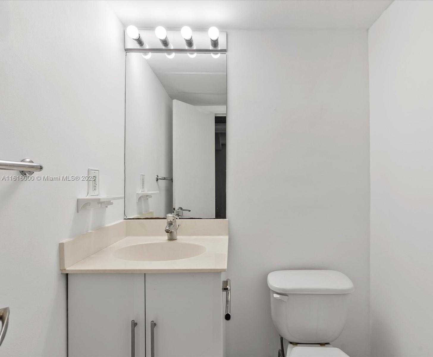 Small Image of 3000 SOUTH OCEAN DR #206, Hollywood Number 22