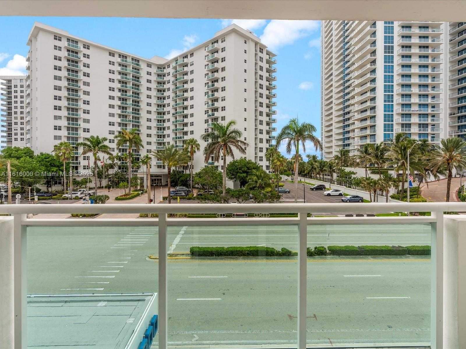 Small Image of 3000 SOUTH OCEAN DR #206, Hollywood Number 25