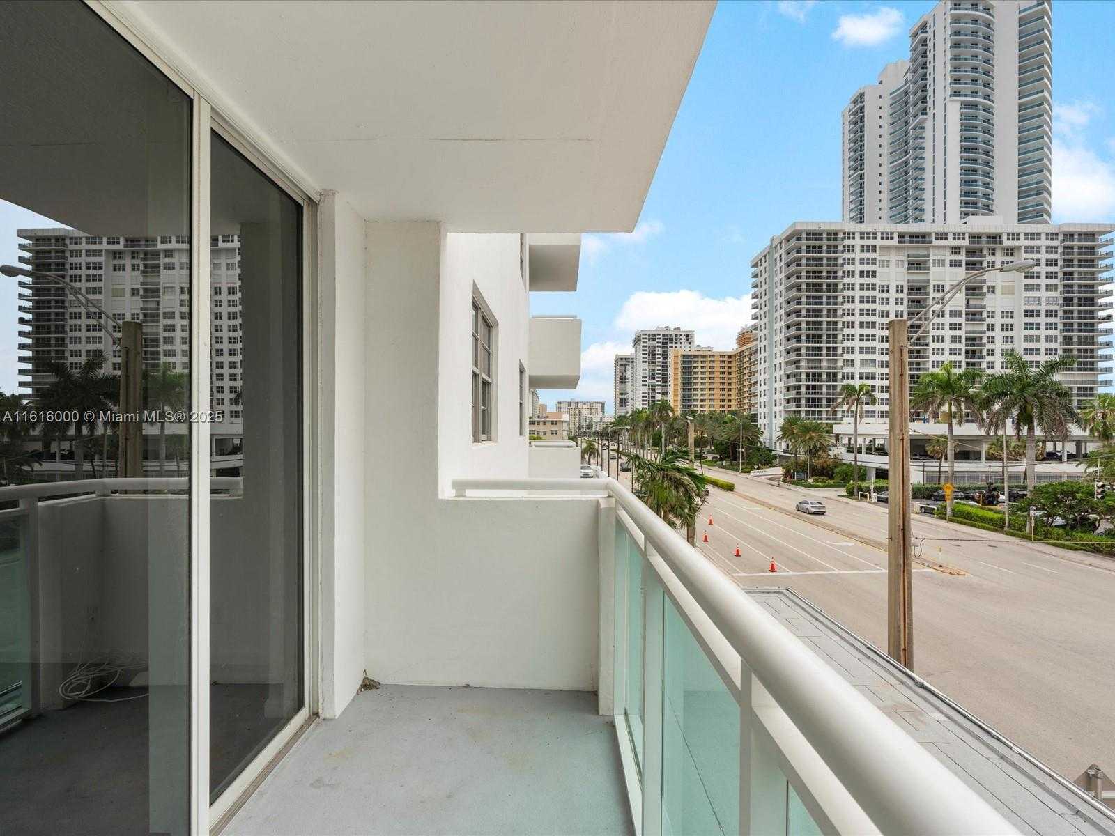 Small Image of 3000 SOUTH OCEAN DR #206, Hollywood Number 27
