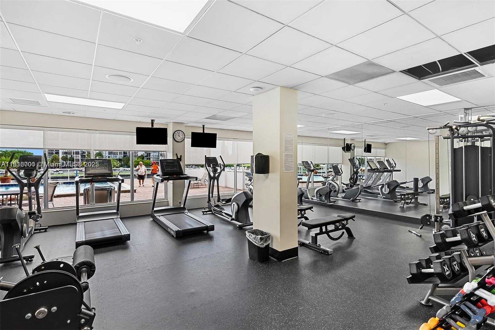 Small Image of 3000 SOUTH OCEAN DR #206, Hollywood Number 34