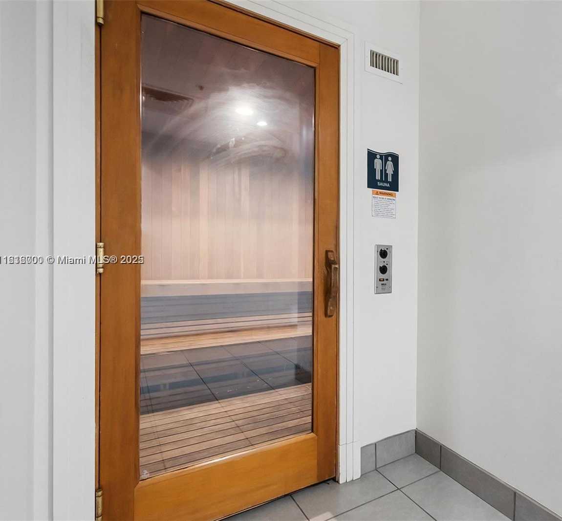 Small Image of 3000 SOUTH OCEAN DR #206, Hollywood Number 36