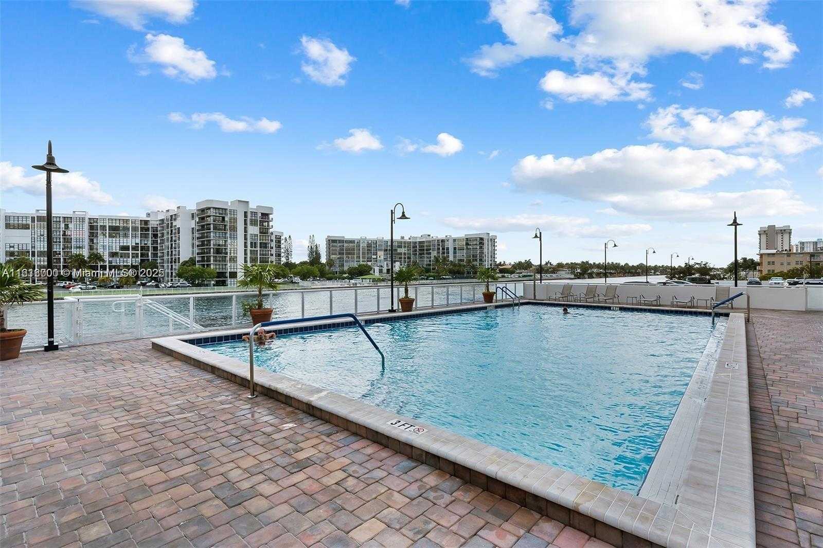 Small Image of 3000 SOUTH OCEAN DR #206, Hollywood Number 38