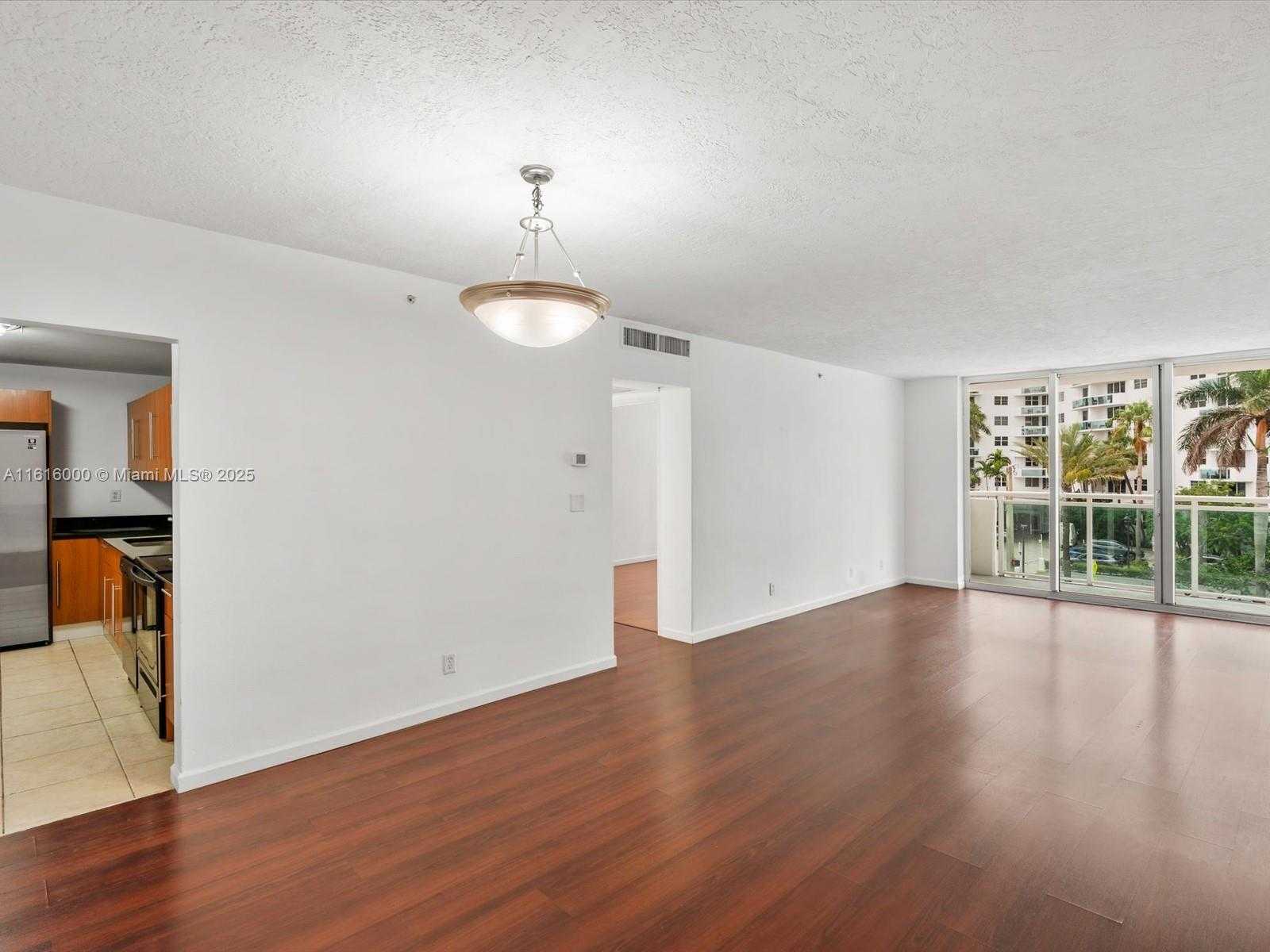 Small Image of 3000 SOUTH OCEAN DR #206, Hollywood Number 5