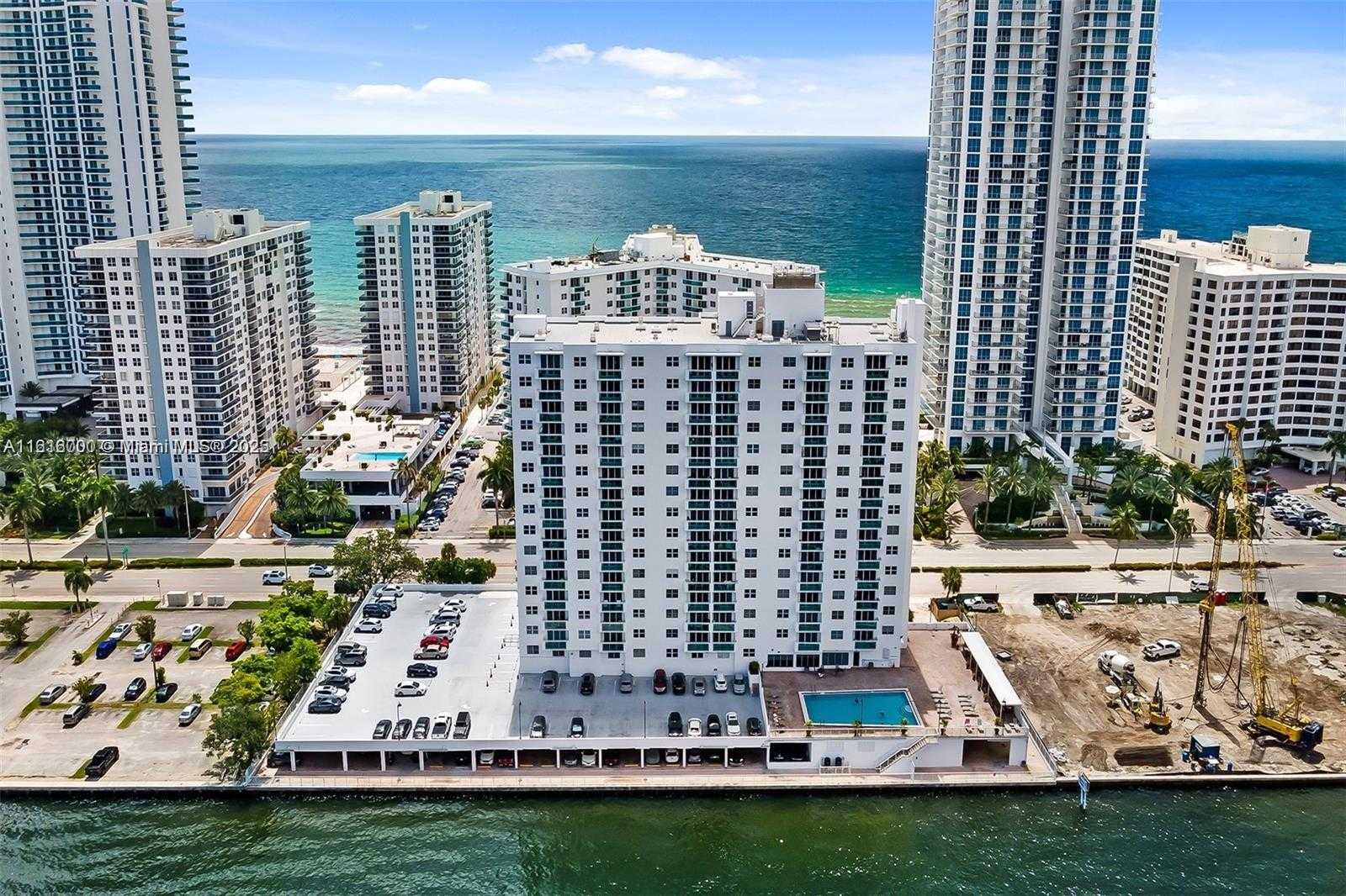 Small Image of 3000 SOUTH OCEAN DR #206, Hollywood Number 9