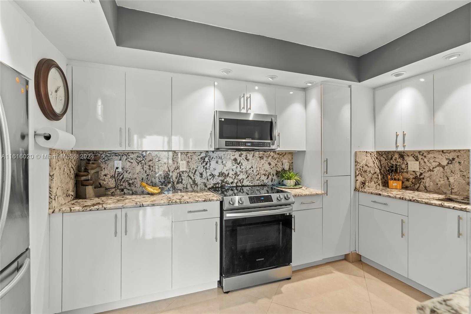 Small Image of 11111 BISCAYNE BLVD #21B, Miami Number 18
