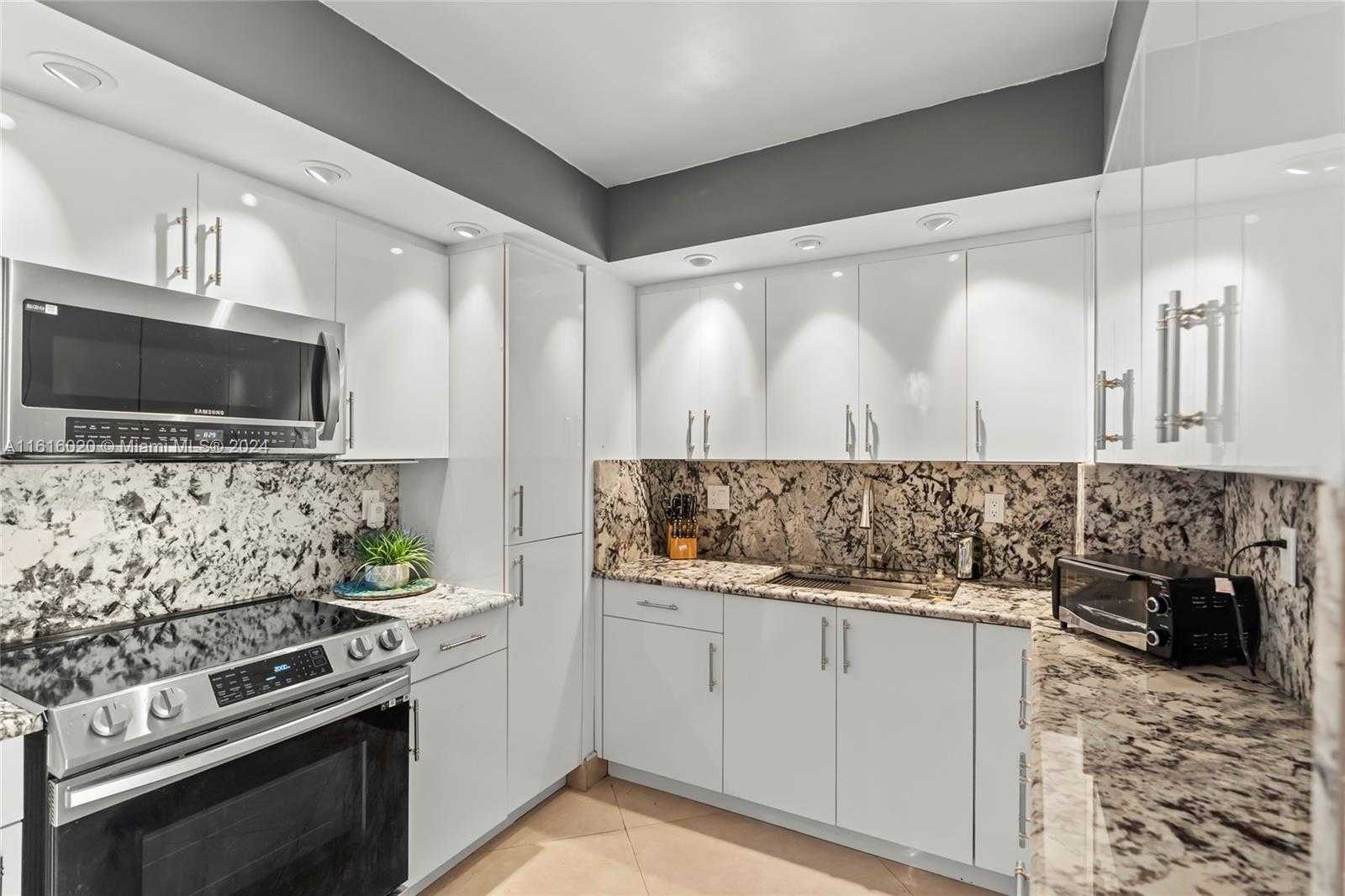 Small Image of 11111 BISCAYNE BLVD #21B, Miami Number 22