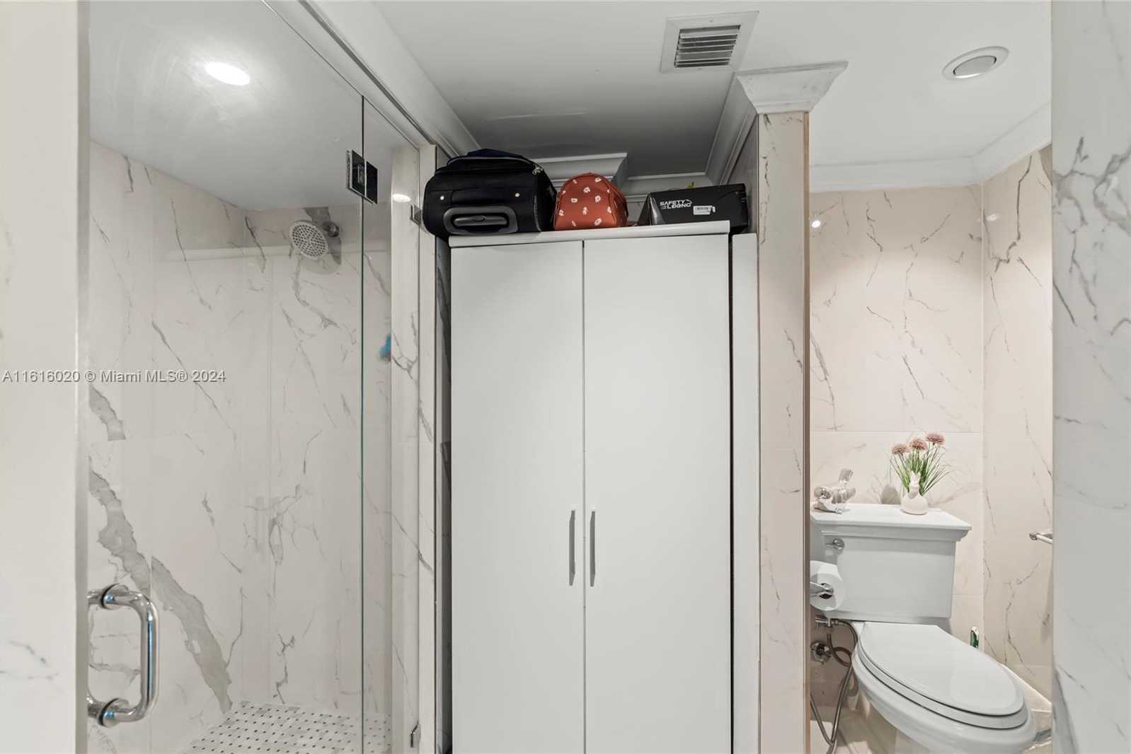Small Image of 11111 BISCAYNE BLVD #21B, Miami Number 29