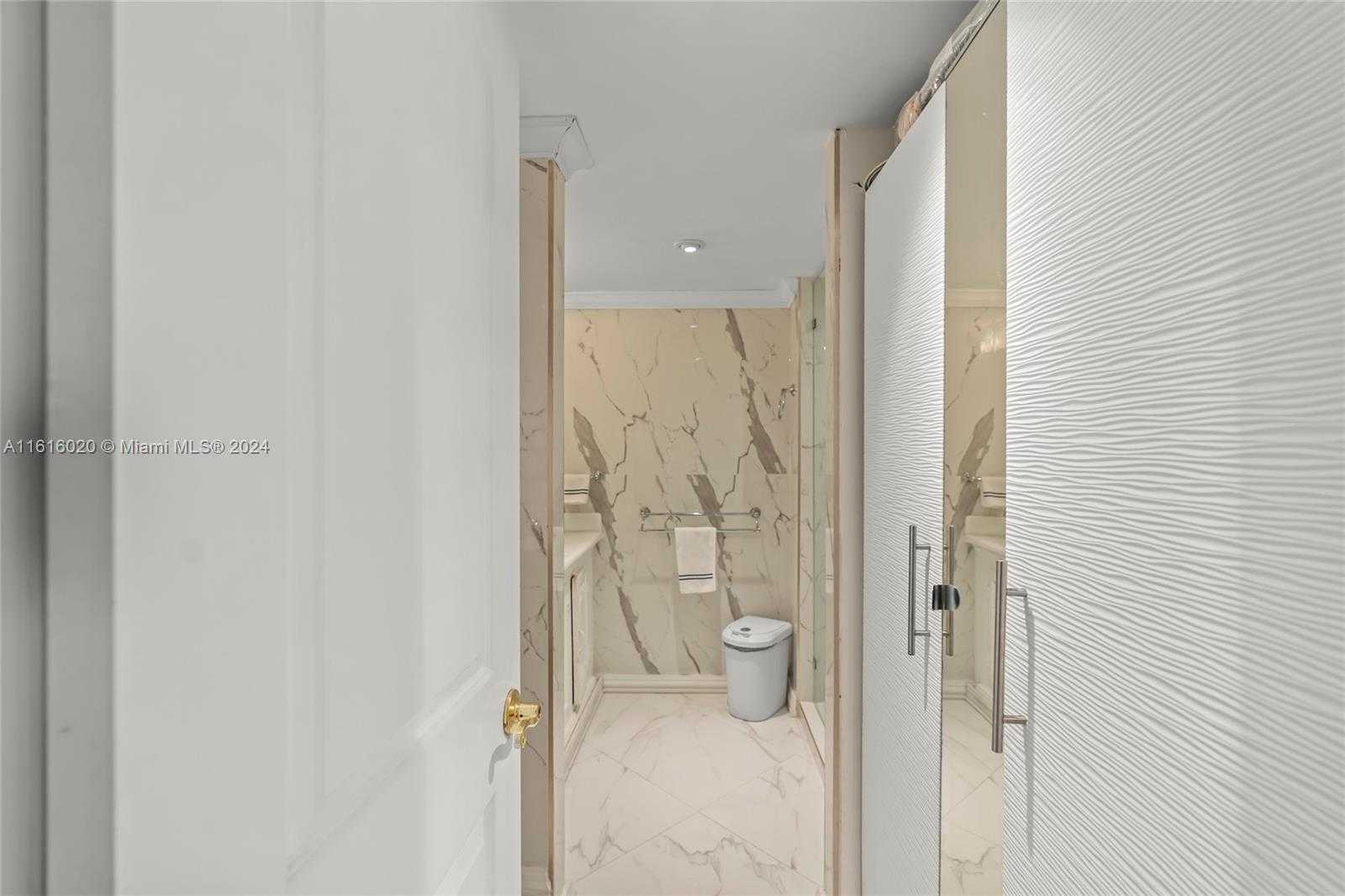 Small Image of 11111 BISCAYNE BLVD #21B, Miami Number 42