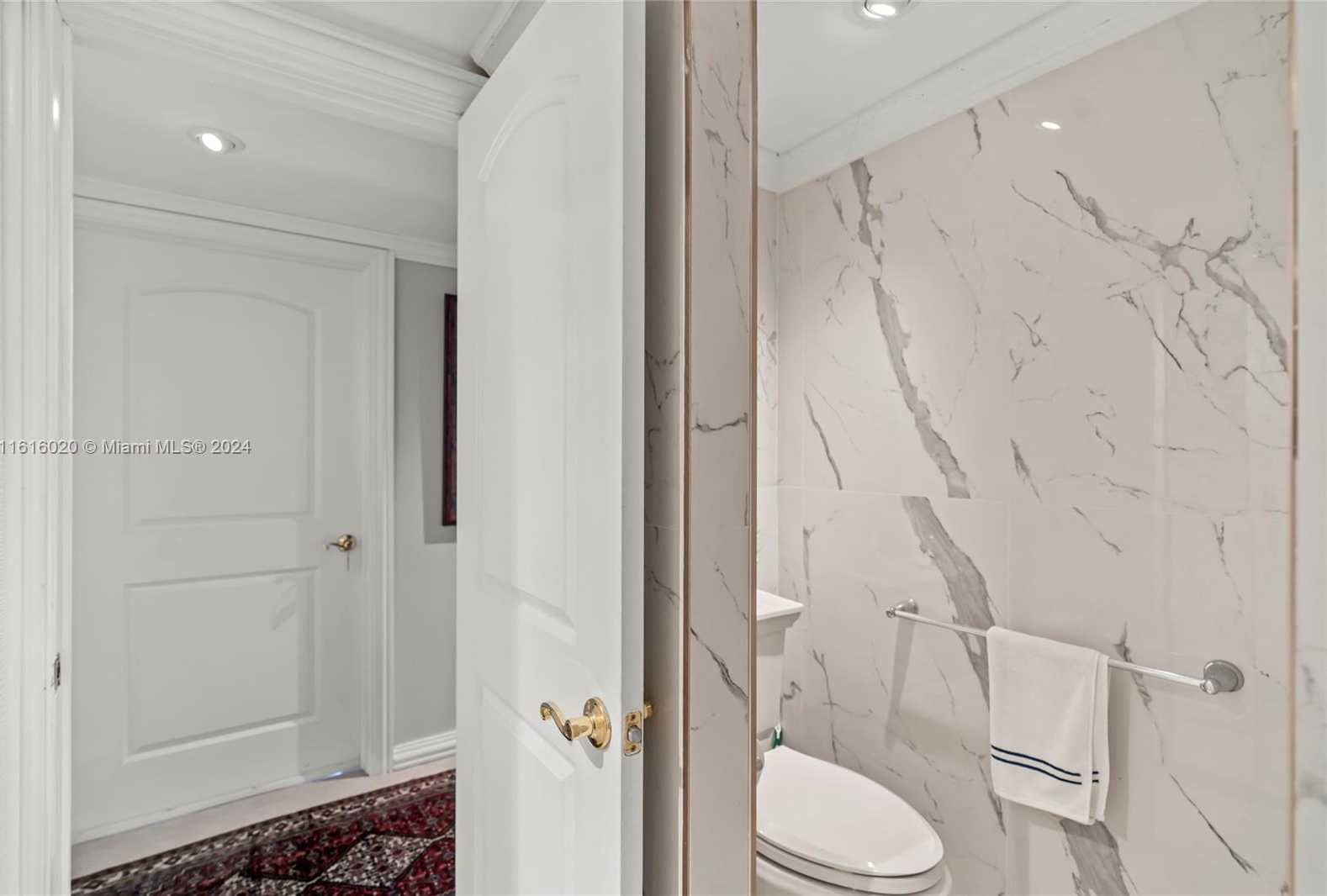 Small Image of 11111 BISCAYNE BLVD #21B, Miami Number 45