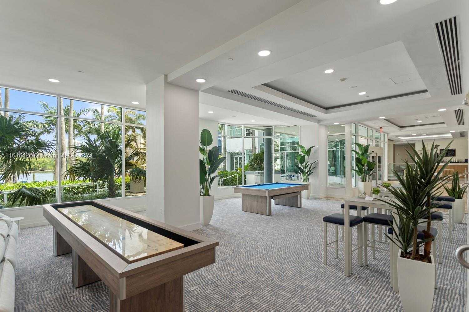 Small Image of Fort Lauderdale Number 21