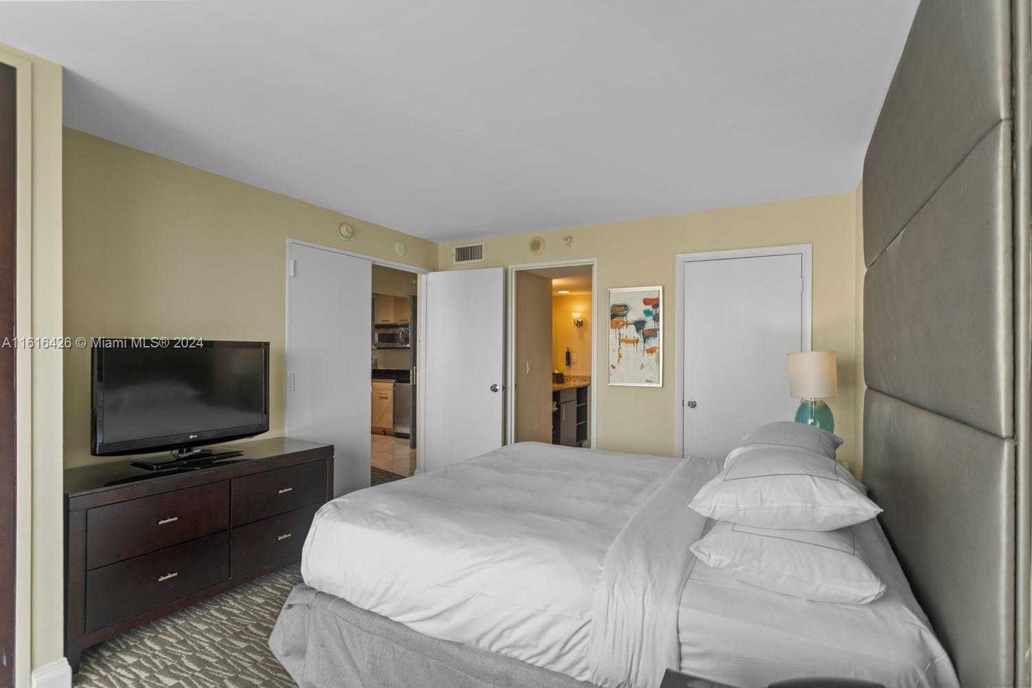 Small Image of Fort Lauderdale Number 44