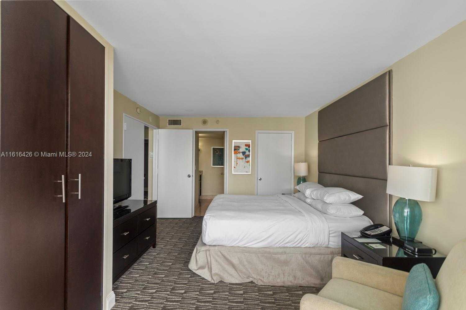 Small Image of Fort Lauderdale Number 48